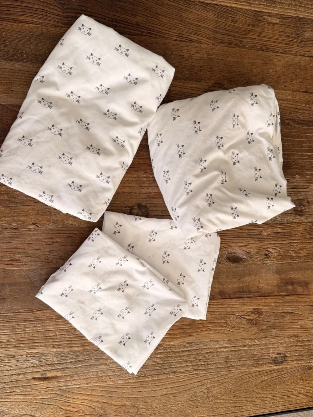 2 Girls Sheet Sets Pillowfort (Ice Cream) & London Kaye (Ice Cream) 8 Pieces